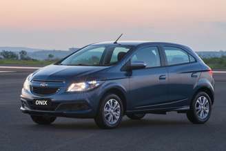 <p>Chevrolet Onix modelos 2014 e 2015 devem passar por recall para substituição do filtro de combustível</p>