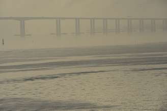 Neblina que atinge o Rio de Janeiro obrigou o fechamento do Aeroporto Santos Dumont na manhã deste domingo