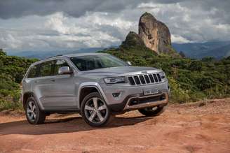 <p>Jeep Grand Cherokee deve passar por recall para substituição da fiação do quebra-sol</p>