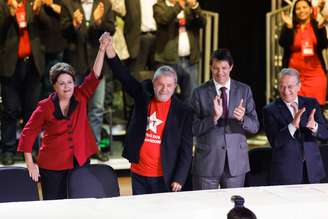 <p>A presidente Dilma Rousseff, o ex-presidente Lula e o prefeito de SP Fernando Haddad no Encontro Nacional do PT</p>
