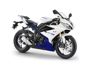 <p>Triumph Daytona 675; venda de motos no varejo teve queda de 13,6% em abril de 2014</p>