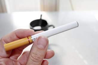 Pesquisadores se preocupam com riscos ainda não descobertos de cigarros eletrônicos