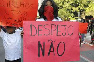 Moradores da ocupação interditaram a avenida Paulista na tarde desta segunda