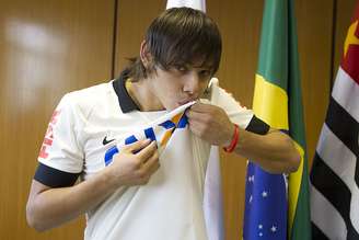 Romero beija camisa do Corinthians