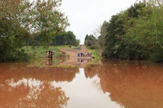<b> Capanema -</b> Chuva deixa cidade de Capanema (PR) isolada