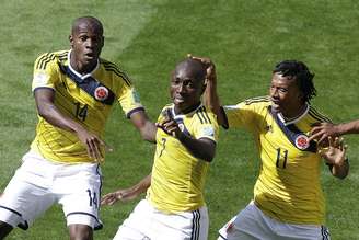 <p>Colômbia dança o Armeration; bom futebol na estreia cria expectativa por campanha histórica  </p>