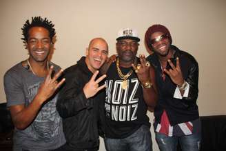 <p>O grupo se apresentou em uma boate carioca com o cantor de funk</p>