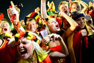 <p>Torcida da seleção europeia festejou a suada vitória em Copacabana</p>