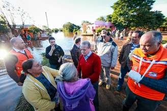 Governador Tarso Genro visitou as áreas mais atingidas pela chuva intensa do RS na terça-feira