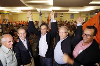 Aécio esteve em Vila Velha (ES) em ato político do candidato a governador, Paulo Hartung (PMDB), e seu vice, César Colnago (PSDB)