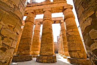 Em Luxor, no Templo de Karnak, os passageiros podem conhecer os templos de Amon, Mut e Khonsu