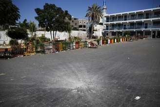 <p>Pátio da escola da ONU atingida por mísseis israelenses em Beit Hanoun, no norte da Faixa de Gaza, em 24 de julho</p>