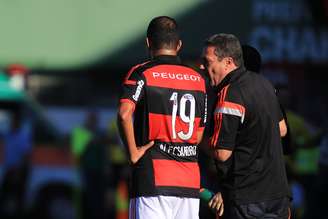 <p>Alecsandro vai ficar fora de segundo jogo seguido do Flamengo</p>