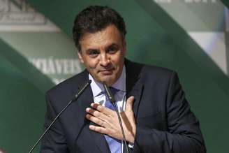 <p>Aécio Neves disse ainda que seu "grupo político" é mais capaz que o governo da presidente Dilma Rousseff de gerar confiança junto ao mercado financeiro e criar um clima de estabilidade na economia</p>