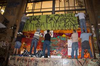 <p>Manifestantes participam de ato em SP depois da morte de dois pichadores</p>