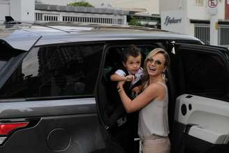 Eliana e João Marcelo Bôscoli comemoram aniversário de três anos de Arthur, em São Paulo