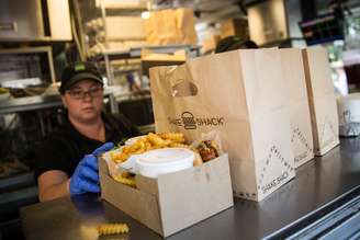 <p>Atendimento da americana Shake Shack </p>