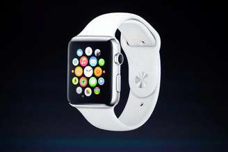 <p>Se a decisão da Apple for confirmada, os wearables com o sistema Google Android Wear teriam nove meses de vantagem no mercado</p>