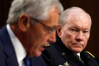 <p>O secretário da Defesa, Chuck Hagel, e o general Martin Dempsey participam de uma audiência no Senado, em Washington, em 16 de setembro</p>