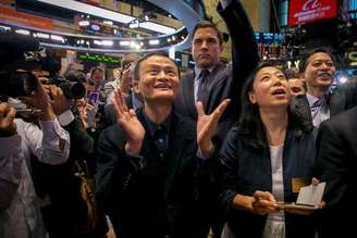 <p>Fundador do Alibaba, Jack Ma e sua gerente financiera, Maggie Wu, durante a abertura da IPO da empresa na bolsa de Nova Iorque</p>