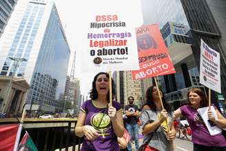 <p>Ato pela legalização do aborto teve concentração no Museu de Arte de São Paulo (Masp), na avenida Paulista, às 14h, neste domingo, dia latino-americano e caribenho de luta pela legalização do aborto</p>