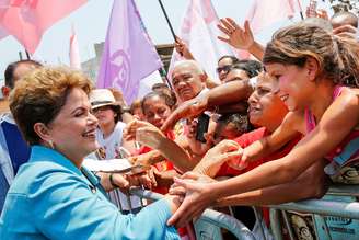 <p>Candidata do PT disse ser "compreensível" apoio de Marina Silva (PSB) a Aécio Neves (PSDB) no segundo turno da eleição presidencial</p>