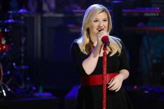 Kelly Clarkson fez cover de sua atual 'música favorita'