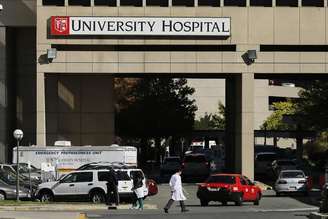 <p>Hospital onde a enfermeira Kaci Hickox está isolada em Newark, Nova Jersey, nesta segunda-feira</p>