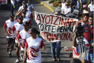 O México enfrenta protestos em diversas áreas pelo desaparecimento e possível massacre de 43 estudantes