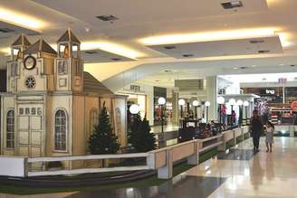 Decoração de Natal do shopping Raposo, em São Paulo