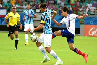 <p>Bahia e Grêmio se enfrentaram neste domingo, na Arena Fonte Nova, em Salvador; o time da casa venceu por 1 a 0</p>