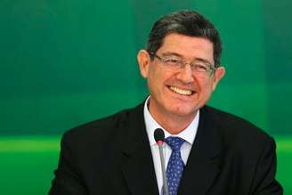 El ministro de Hacienda de Brasil, Joaquim Levy, en una rueda de prensa en Brasilia, nov 27 2014. El nombramiento del conservador en materia fiscal Joaquim Levy como ministro de Hacienda de Brasil envió un claro mensaje de cambios positivos de políticas en el próximo mandato de la presidenta Dilma Rousseff, dijo a Reuters el jueves Lisa Schineller, analista senior de la agencia Standard & Poor's.