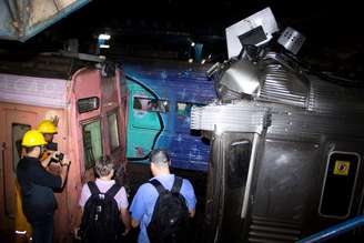 <p>Colisão aconteceu na Estação Presidente Juscelino, em Mesquita, na Baixada Fluminense</p>