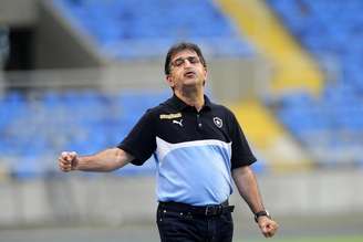 <p>René Simões disse que Botafogo errou demais nas finalizações</p>