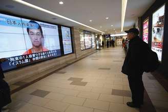 Imagem do jornalista japonês Kenji Goto exibida em telão em Tóquio. 25/01/2015
