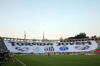 Sem arena, Santos ainda estuda ficar com o Pacaembu em definitivo