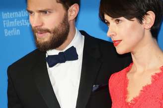 <p>Jamie Dornan defendeu a mulher e também contou que ficou desconfortável com algumas das cenas que fez</p>