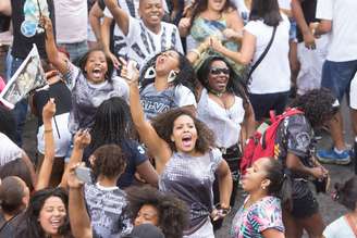 <p>Os componentes da Vai-Vai vibram com o 15º título da escola. Com enredo em homenagem a cantora Elis Regina, a agremiação do Bixiga é campeã do Carnaval 2015 de São Paulo. </p>