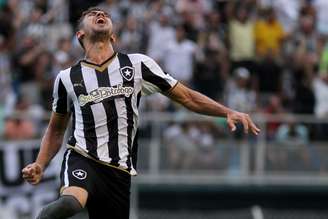 <p>Botafogo quer vencer clássico para manter embalo</p>