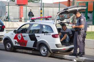 Suspeito foi detido pela Polícia Militar após tiroteio