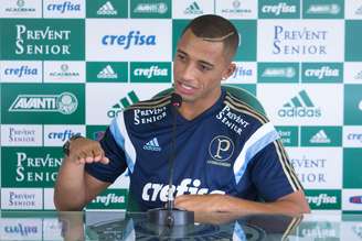 <p>Vitor Hugo fez golaço de bicicleta e alegrou torcida do Palmeiras</p>