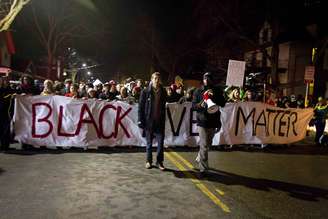 Protestos tomaram ruas de cidade americana após morte de jovem negro 