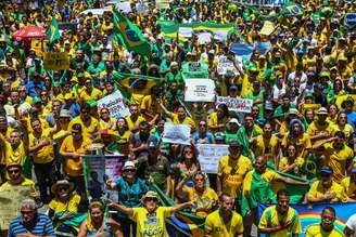 <p>Protestos contra o governo federal em Curitiba</p>