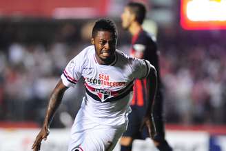 <p>Michel Bastos fez o gol da vitória do São Paulo sobre o San Lorenzo no Morumbi</p>