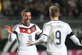 Podolski fez o gol de empate da Alemanha