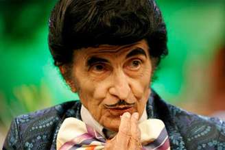 Ator e advogado Jorge Loredo, famoso pelo personagem Zé Bonitinho, morreu aos 89 anos devido a problemas pulmonares