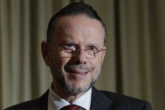 Presidente do BNDES, Luciano Coutinho, substitiu Guido Mantega na presidência do Conselho de Administração da Petrobras 5/12/ 2012.