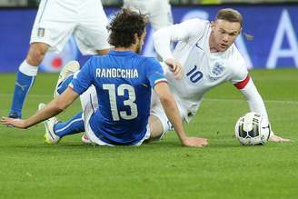 Rooney atuou pela Inglaterra contra a Itália