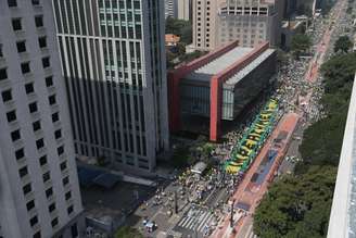 <b>São Paulo - </b> Manifestantes se reúnem na avenida Paulista, em São Paulo
