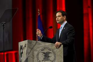 Senador republicano, Marco Rubio, discursa durante evento em Nashville, Tennessee, em 10 de abril